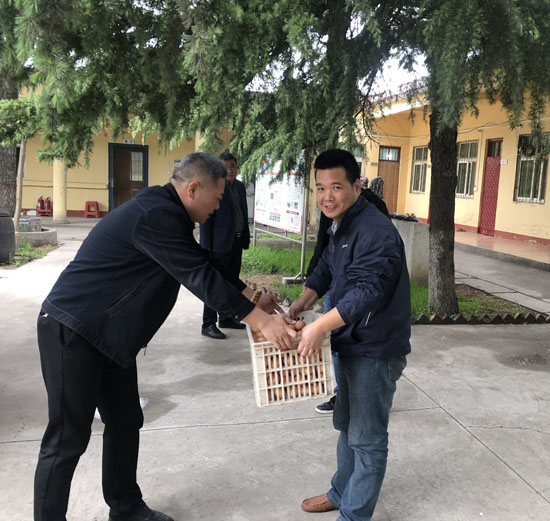 致敬劳动者，五一劳动节期间公司董事长慰问一线职工